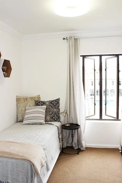 7 Crati Bella Rosa Apartment Bellville 0*,  South Africa