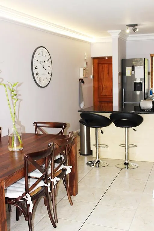 7 Crati Bella Rosa Apartment Bellville South Africa