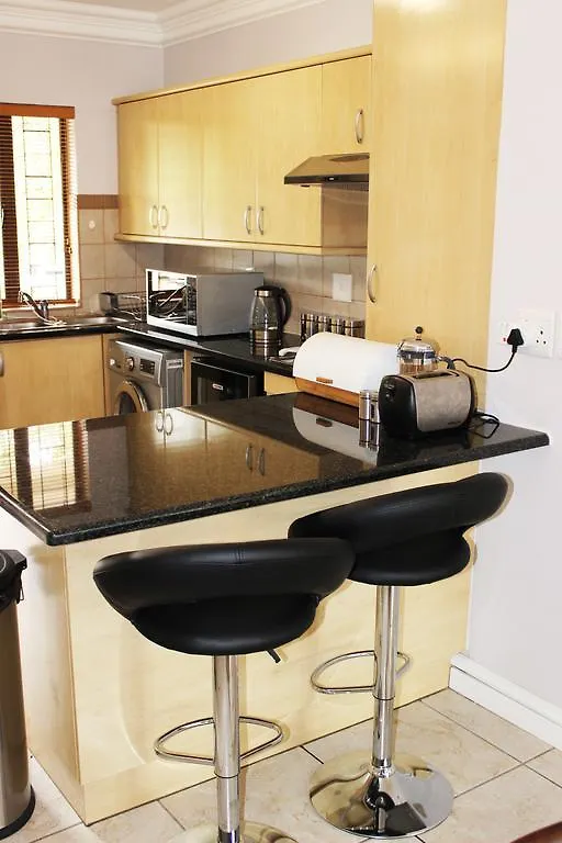 7 Crati Bella Rosa Apartment Bellville